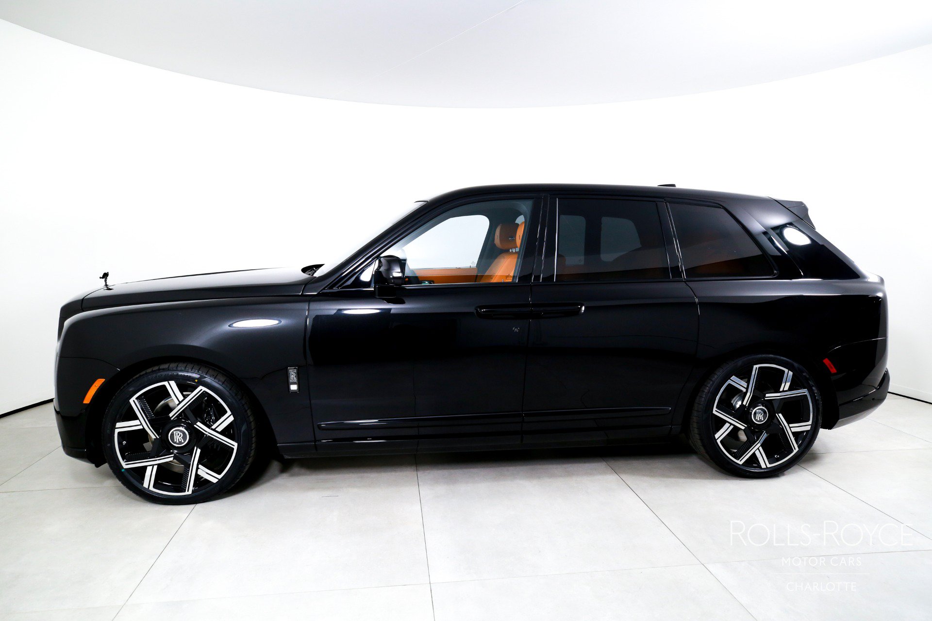 New 2026 Rolls-Royce Cullinan Black Badge AWD/4WD image 3