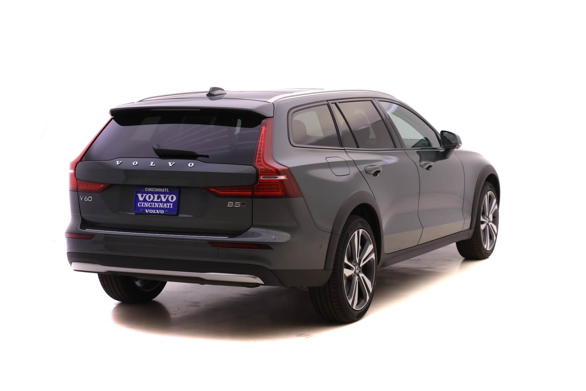 New 2026 Volvo V60 B5 Cross Country Plus w/ Protection Package Premier image 4