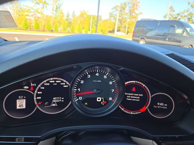Used 2023 Porsche Cayenne AWD/4WD image 8