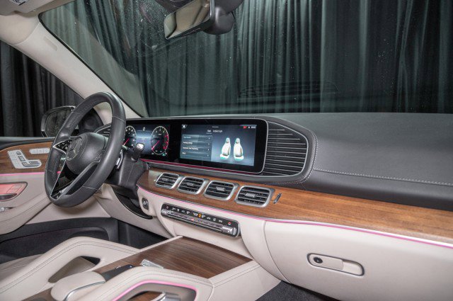Used 2024 Mercedes-Benz GLS 450 4MATIC image 14