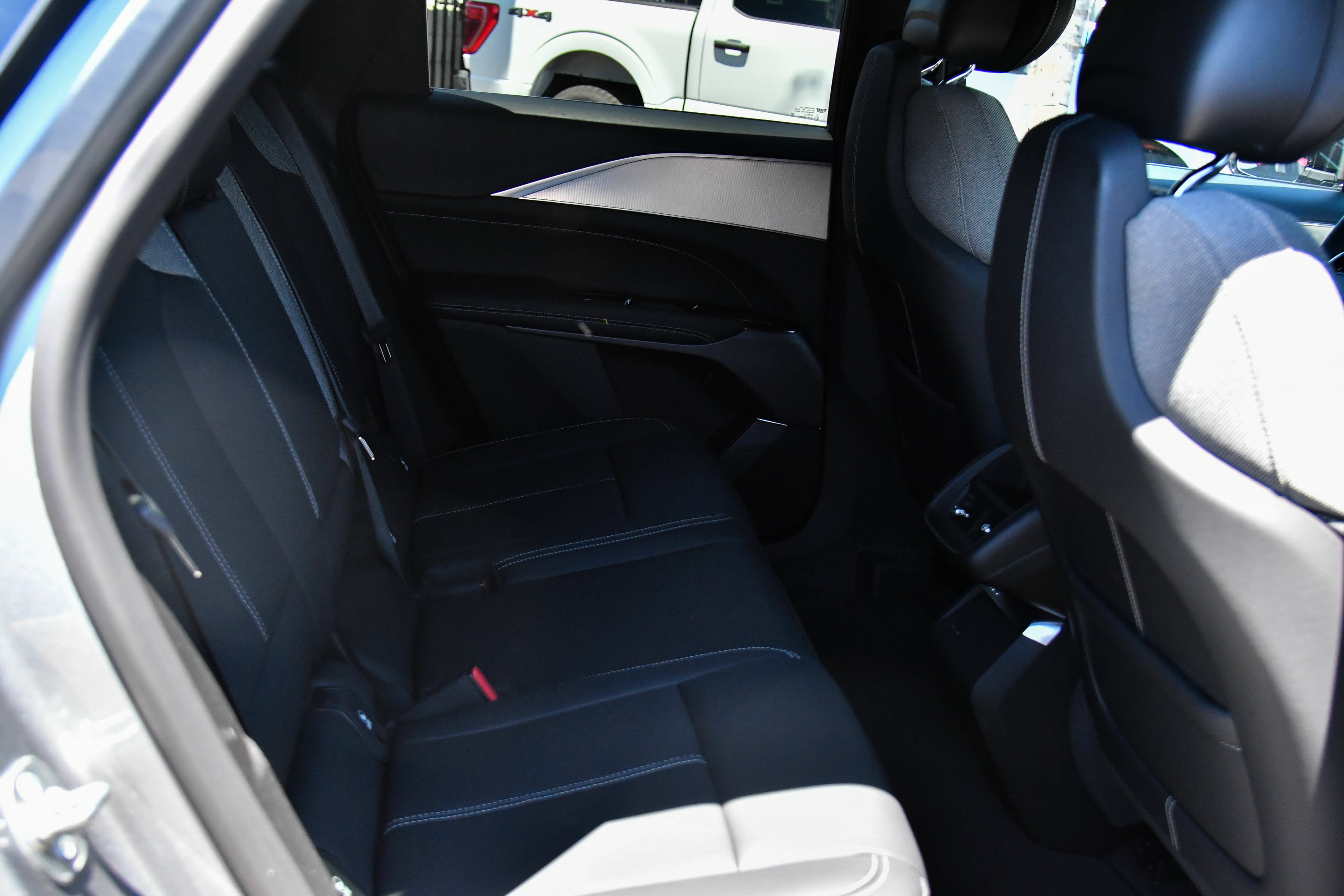 Used 2024 Cadillac Lyriq Tech RWD image 48