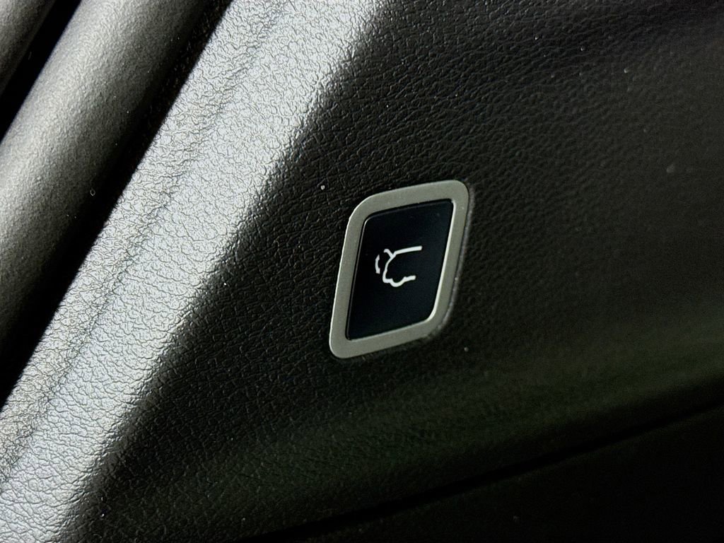 Used 2023 Chrysler Pacifica Touring-L w/ S Appearance Package image 30