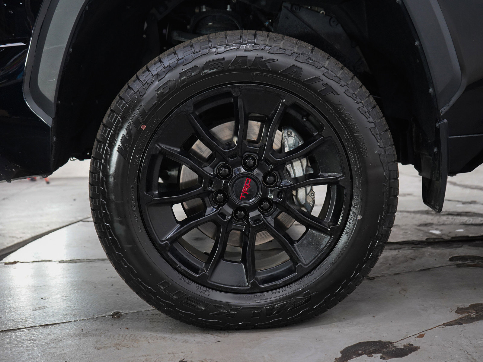 Used 2023 Toyota Tundra Limited w/ TRD Off-Road Package AWD/4WD image 31