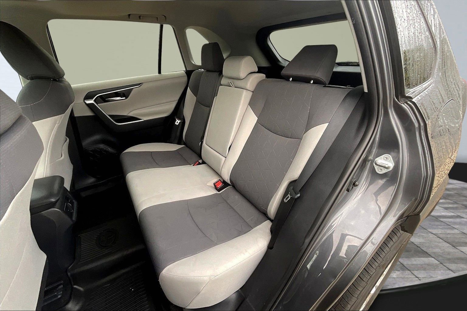 Used 2019 Toyota RAV4 XLE image 30