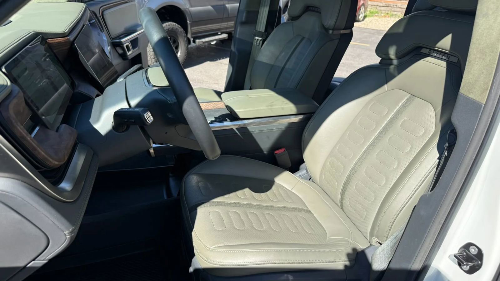 Used 2023 Rivian R1S Launch Edition AWD/4WD image 10