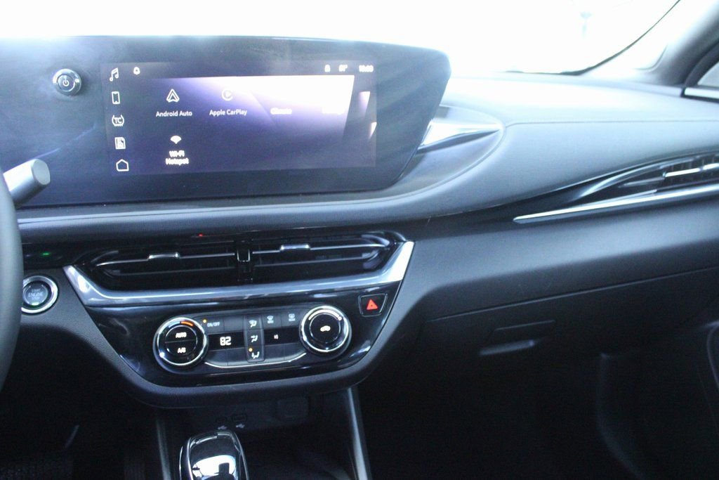 Used 2025 Buick Envista Sport Touring w/ Convenience II Package image 40