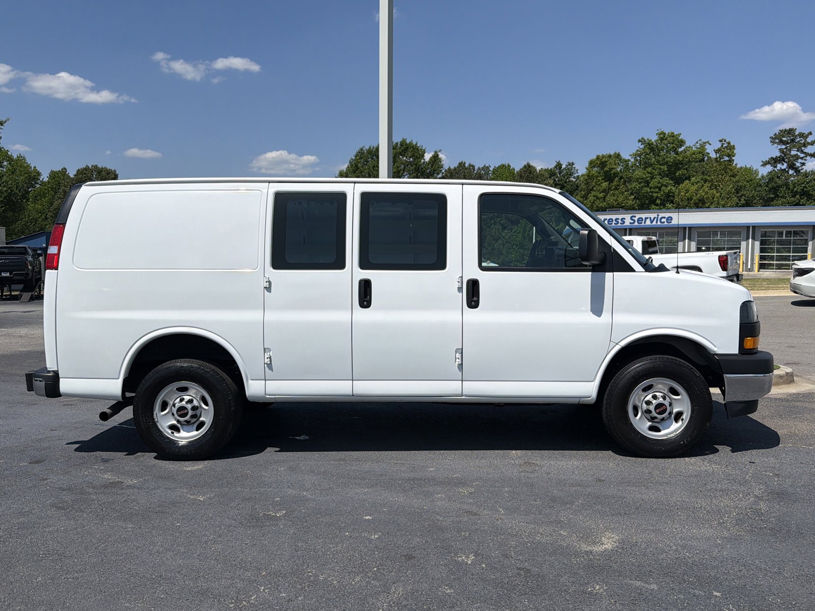 Used 2024 GMC Savana 2500 w/ Driver Convenience Package RWD image 25