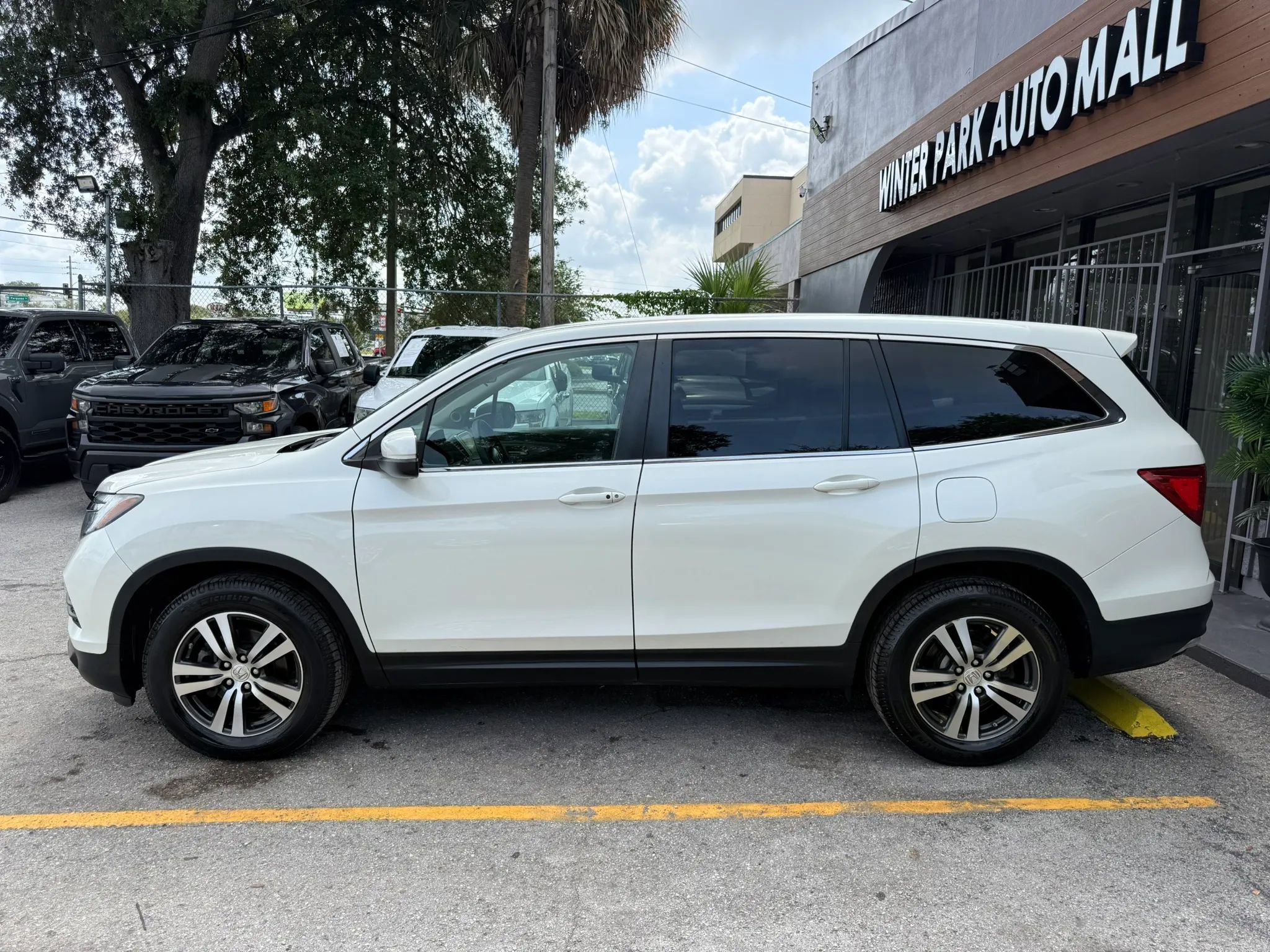 Used 2017 Honda Pilot EX image 6