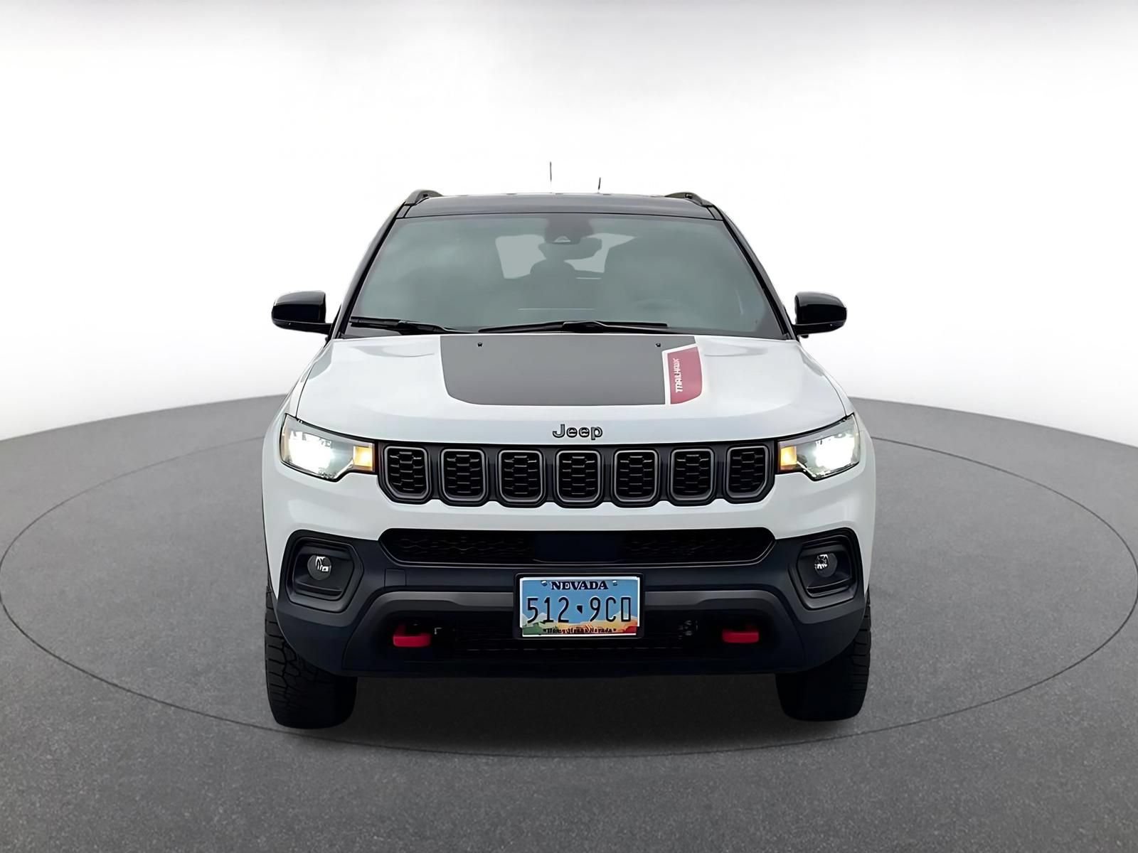 Used 2025 Jeep Compass Trailhawk AWD/4WD image 4