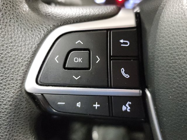 Used 2023 Toyota Highlander L FWD image 28