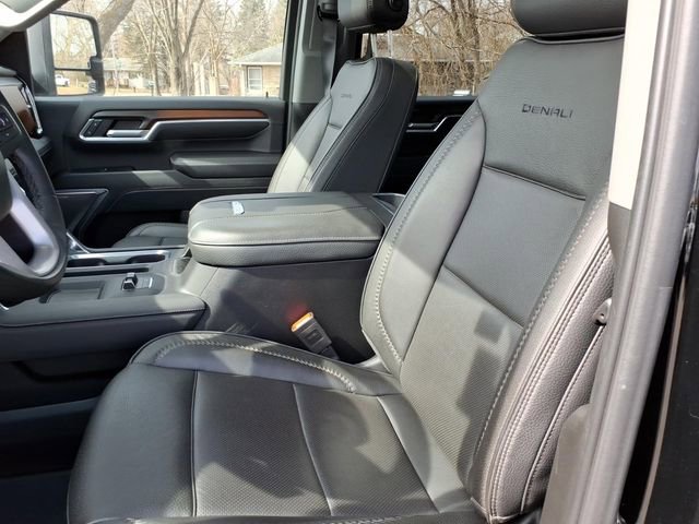 Used 2025 GMC Sierra 3500 Denali w/ Technology Package AWD/4WD image 19