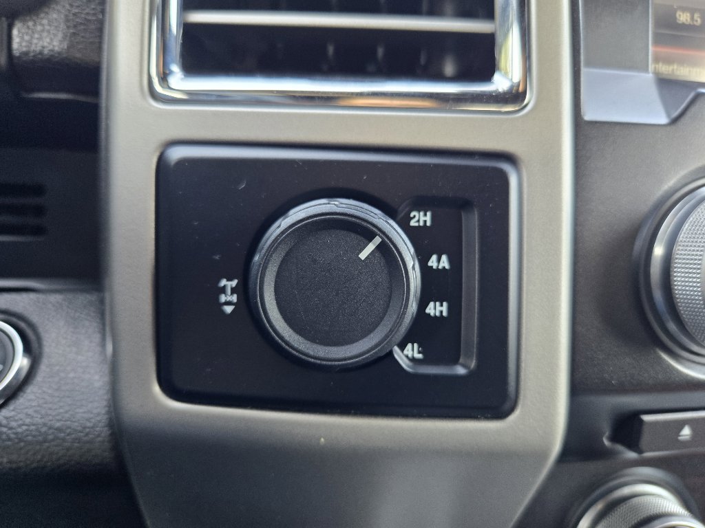 Used 2015 Ford F150 Lariat w/ Equipment Group 502A Luxury image 27