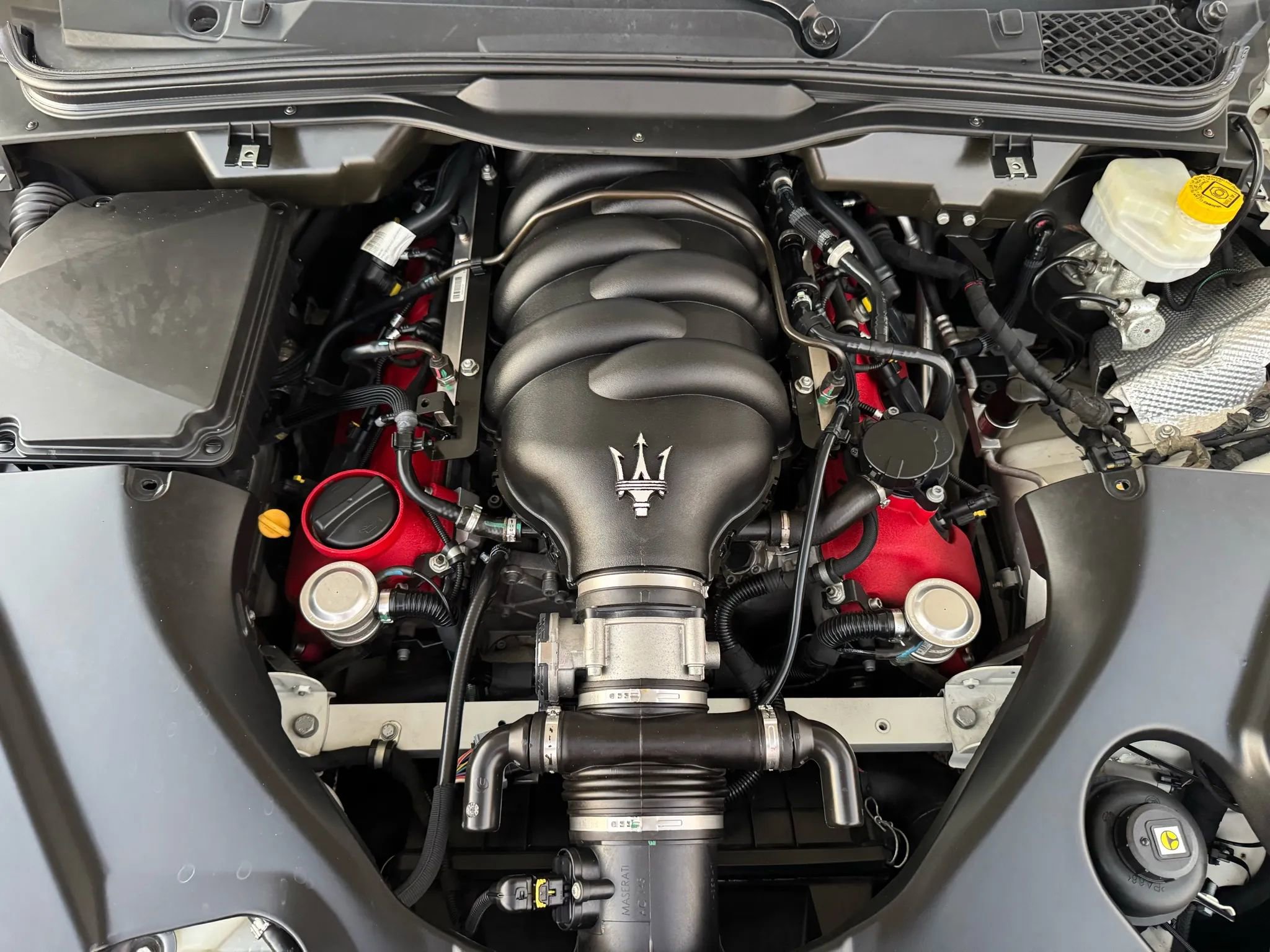 Used 2013 Maserati GranTurismo Sport image 40