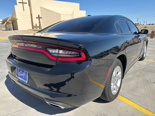 Used 2021 Dodge Charger SXT w/ Driver Convenience Group RWD image 5
