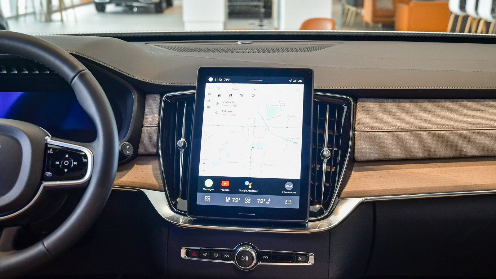 Used 2025 Volvo XC90 B5 Plus w/ Protection Package Premier image 13