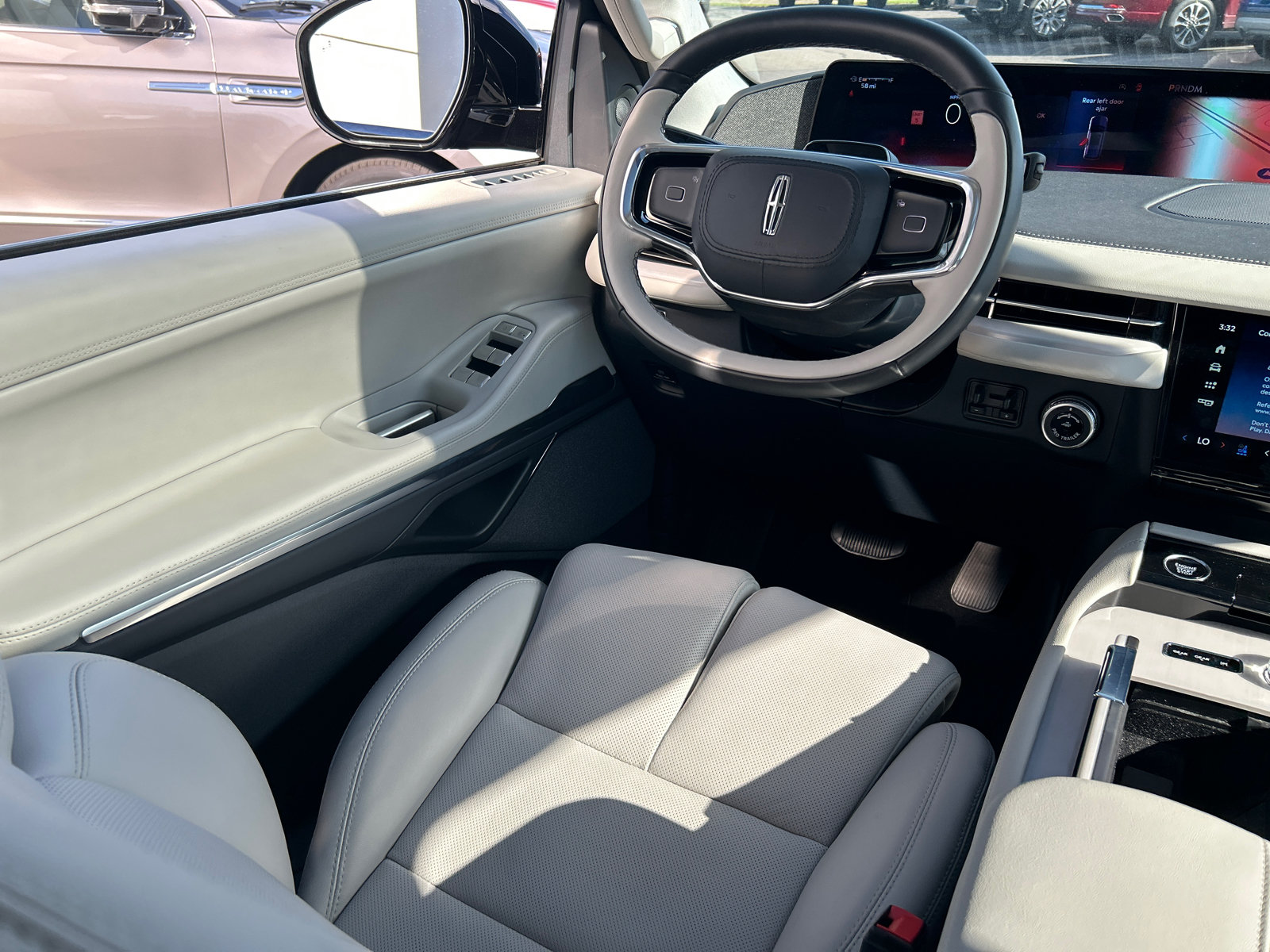New 2026 Lincoln Navigator Reserve AWD/4WD image 35