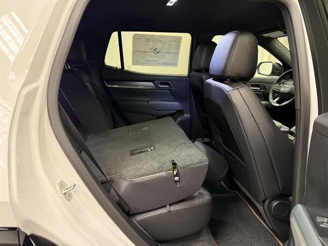New 2026 GMC Terrain AT4 w/ LPO, Black Badging Package AWD/4WD image 18