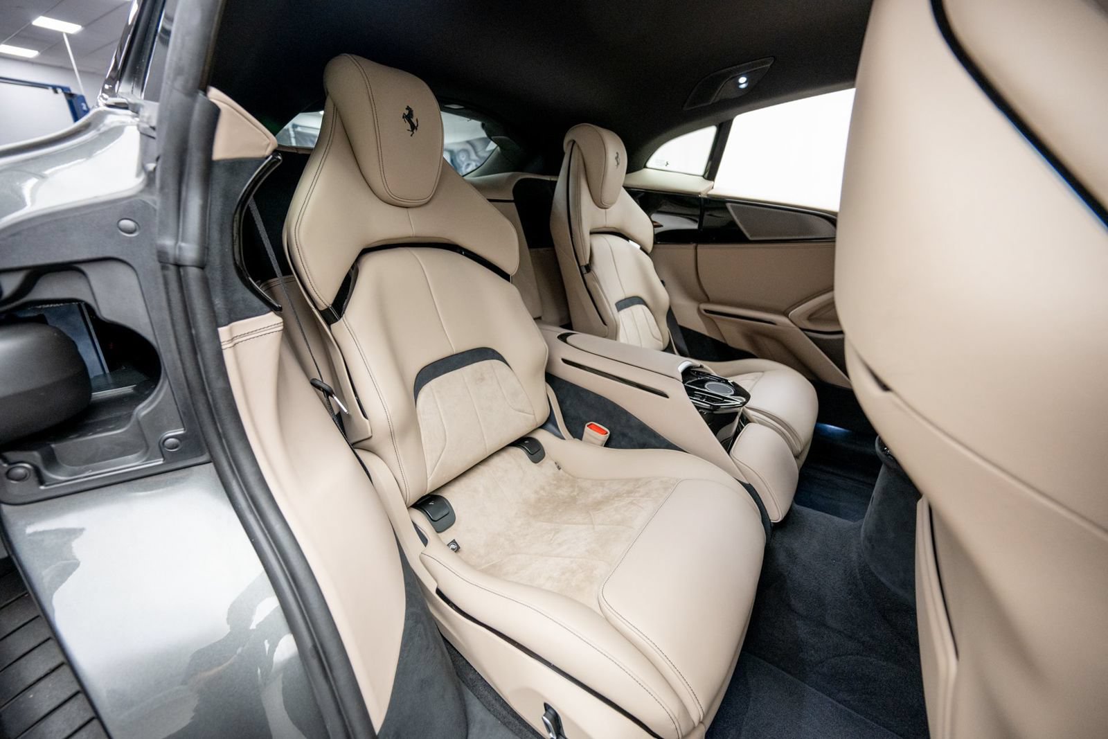 Used 2026 Ferrari Purosangue AWD/4WD image 21