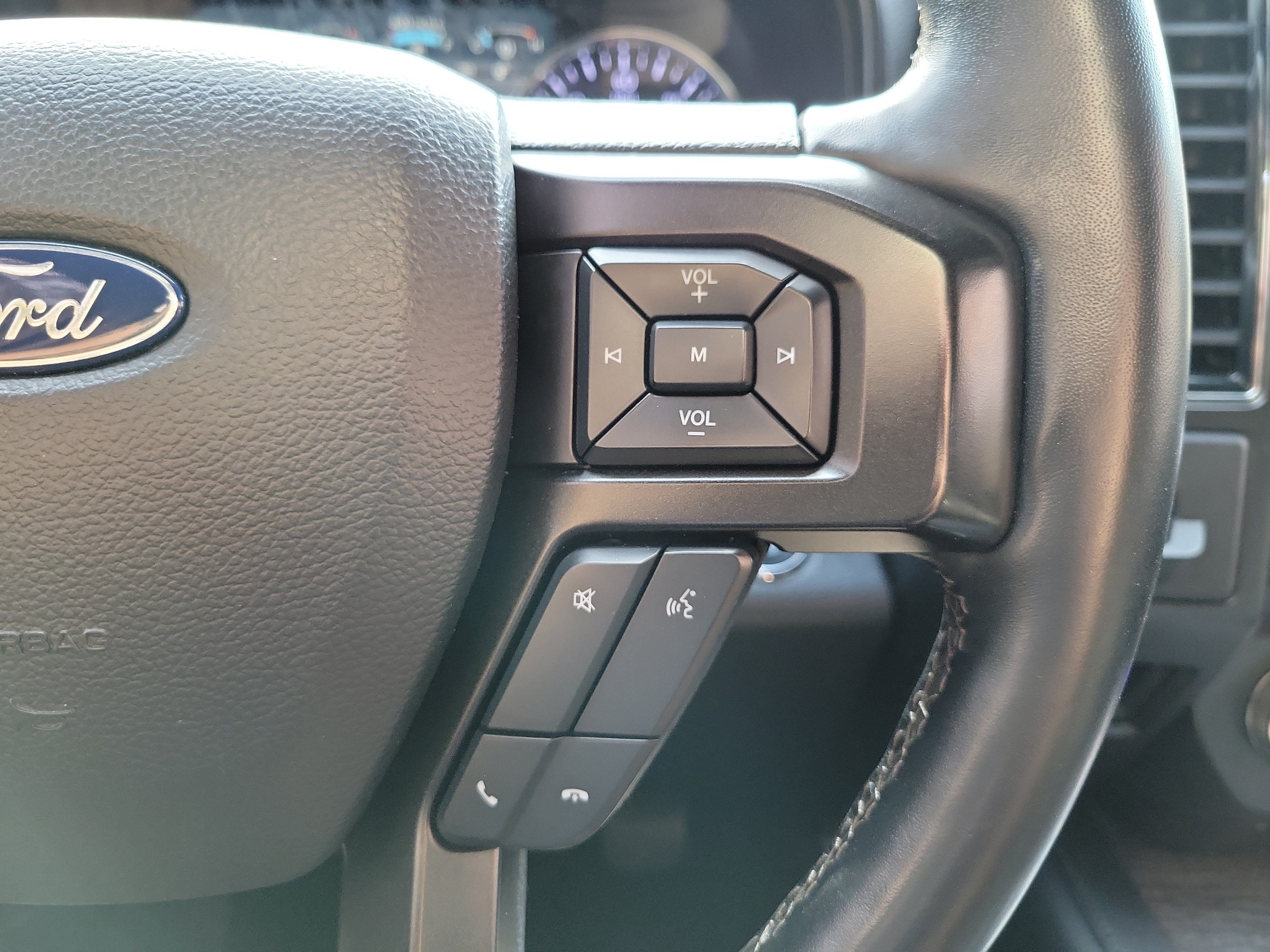 Used 2018 Ford Expedition Limited RWD image 28