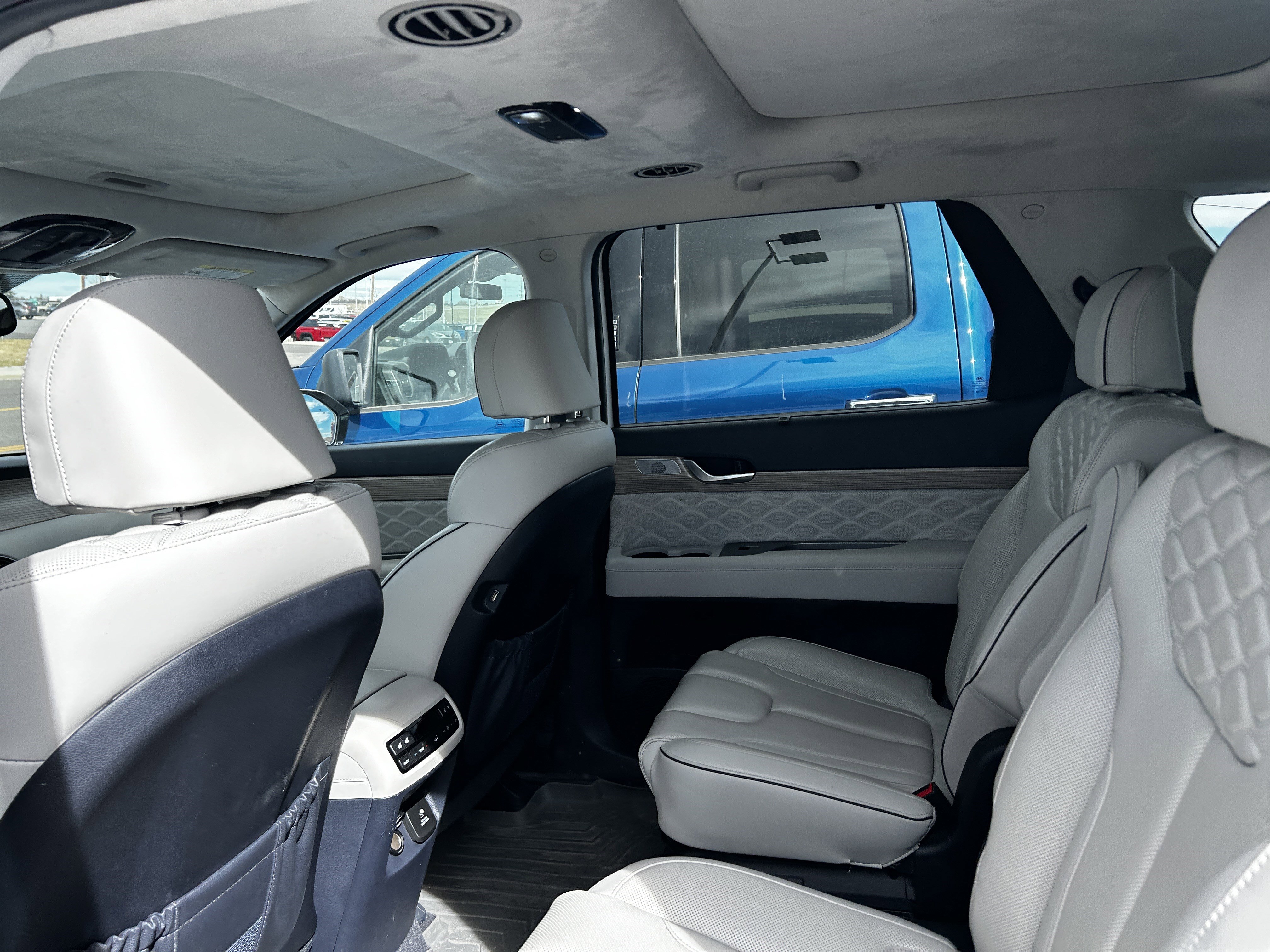 Used 2022 Hyundai Palisade Calligraphy image 10