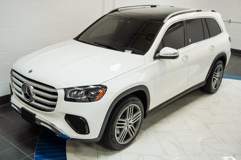 Used 2024 Mercedes-Benz GLS 450 4MATIC image 16
