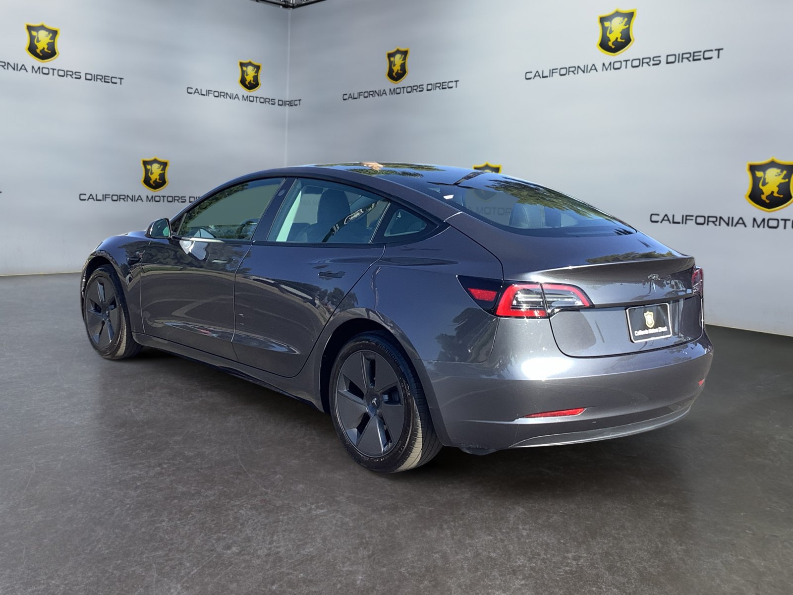 Used 2023 Tesla Model 3 Standard Range RWD image 3