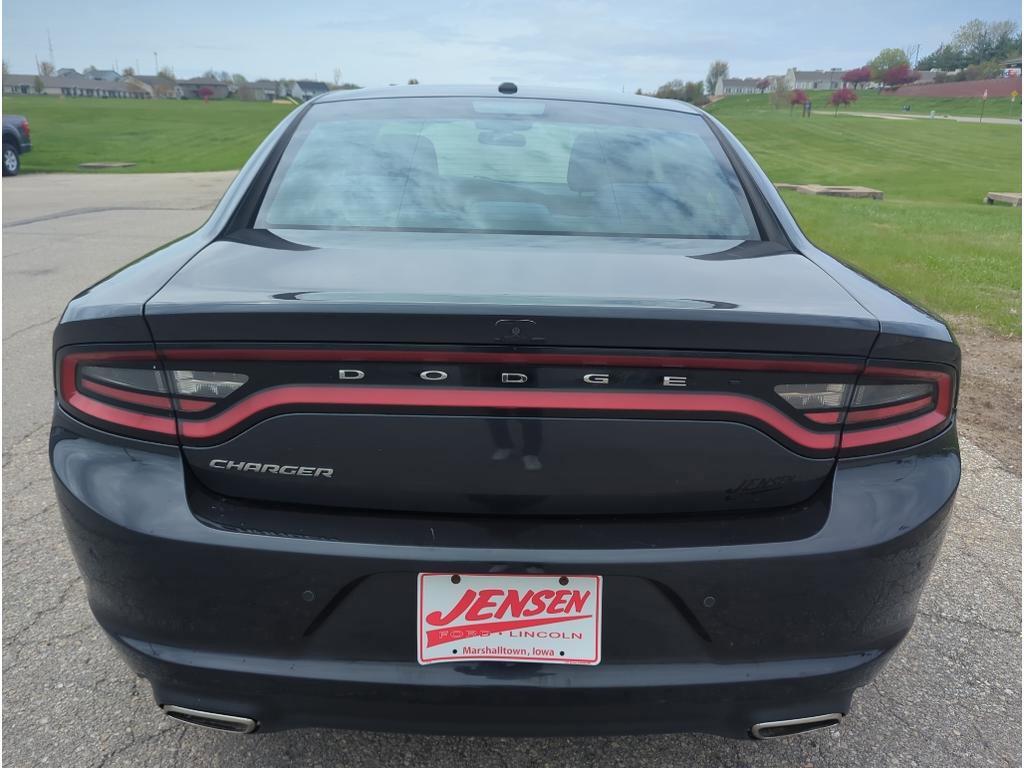 Used 2019 Dodge Charger SXT image 6