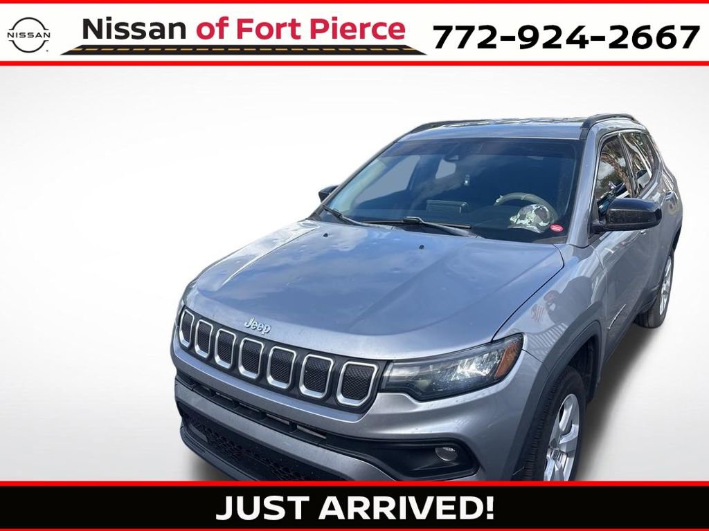 Used 2022 Jeep Compass Latitude image 1