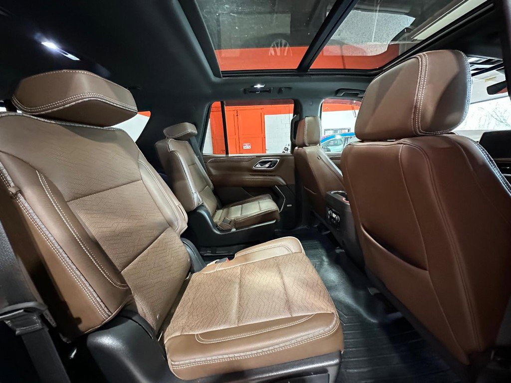 Used 2021 Chevrolet Tahoe High Country AWD/4WD image 16