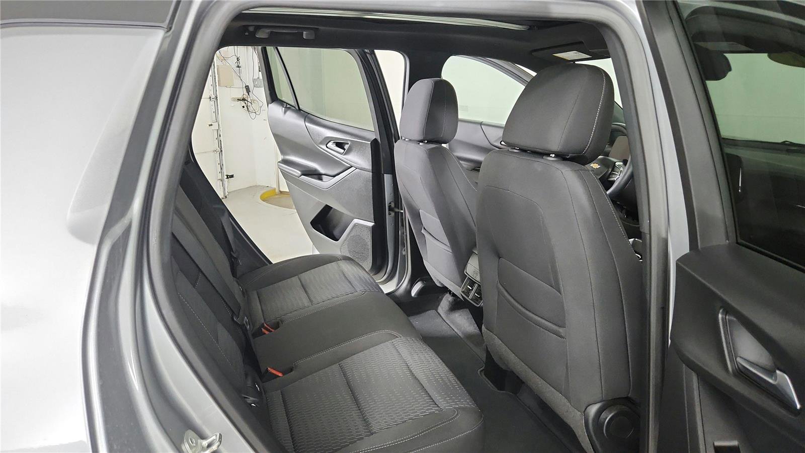 Used 2025 Chevrolet Equinox LT AWD/4WD image 19