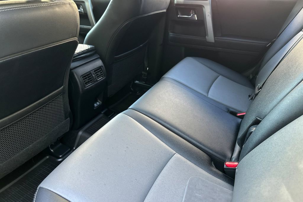 Used 2022 Toyota 4Runner SR5 Premium w/ Moonroof Package AWD/4WD image 12