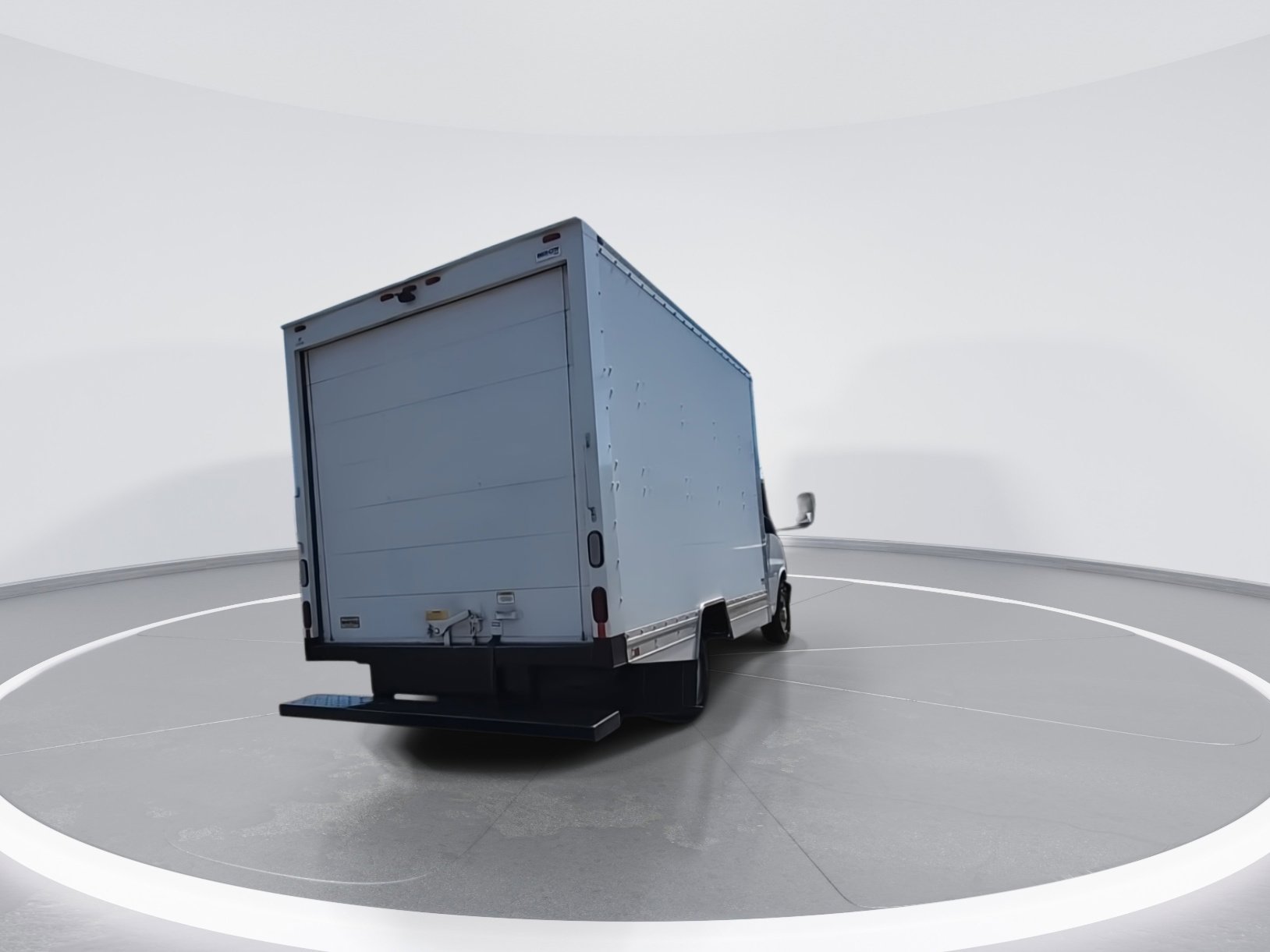 Used 2017 Chevrolet Express 3500 image 8