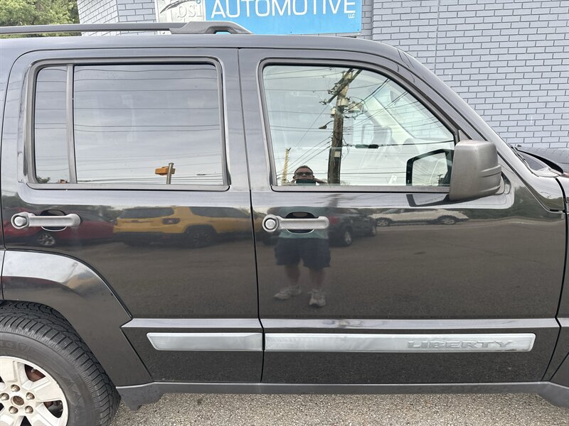 Used 2009 Jeep Liberty Sport w/ Popular Equipment Group AWD/4WD image 25