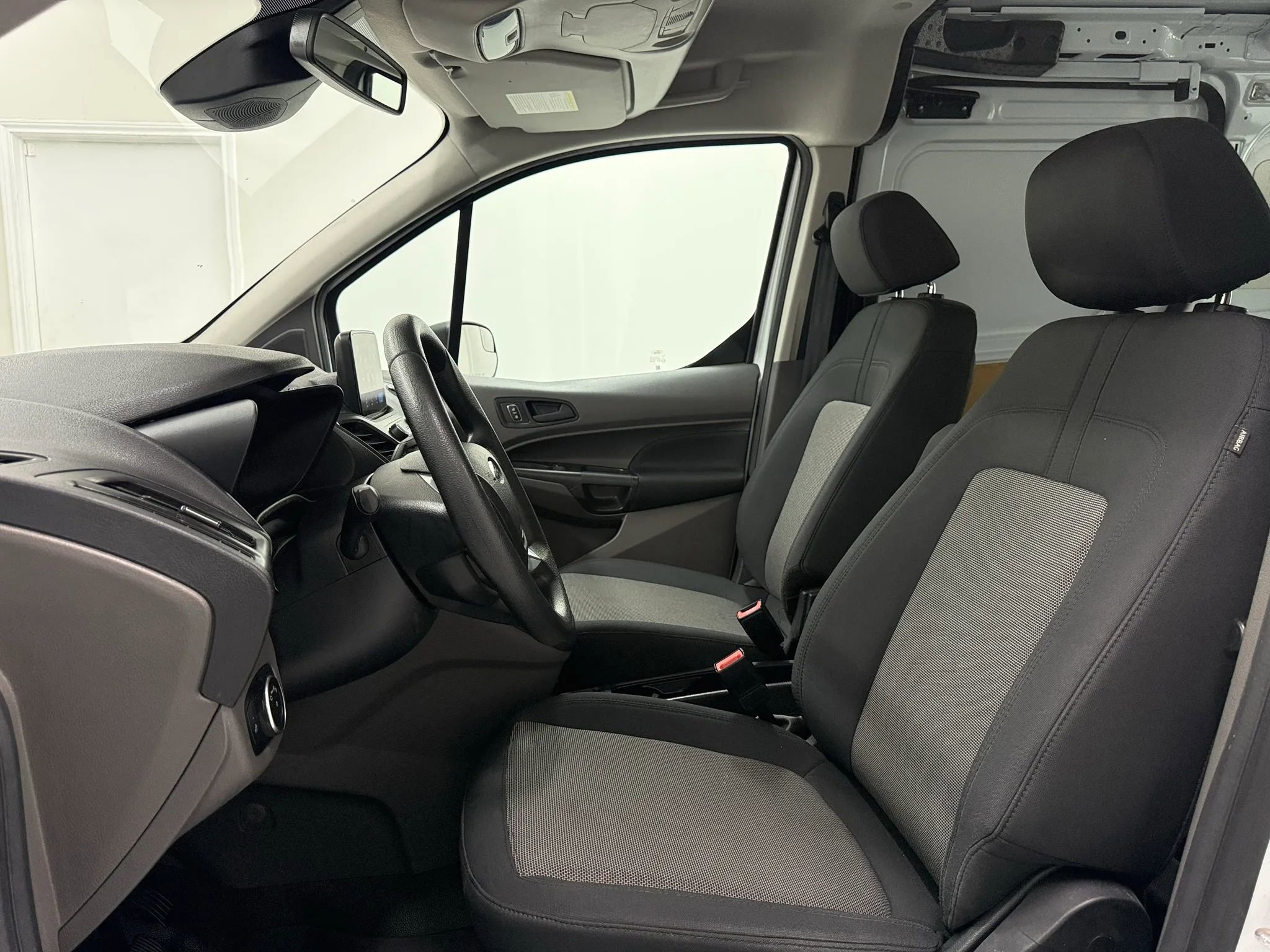 Used 2020 Ford Transit Connect XL image 12