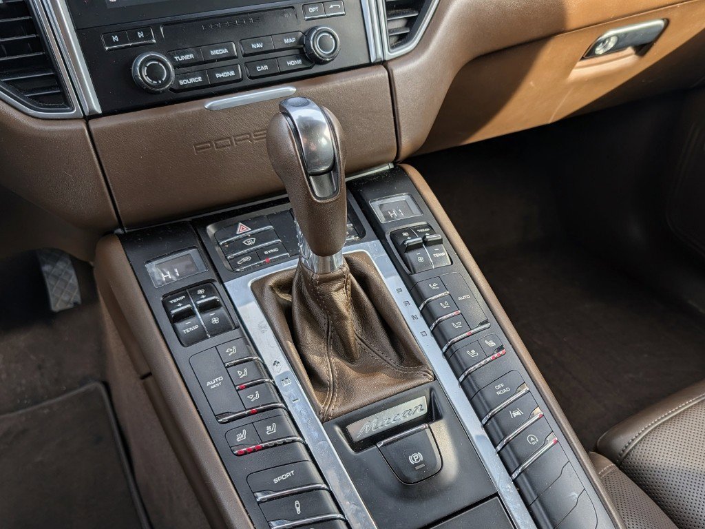 Used 2018 Porsche Macan S AWD/4WD image 21