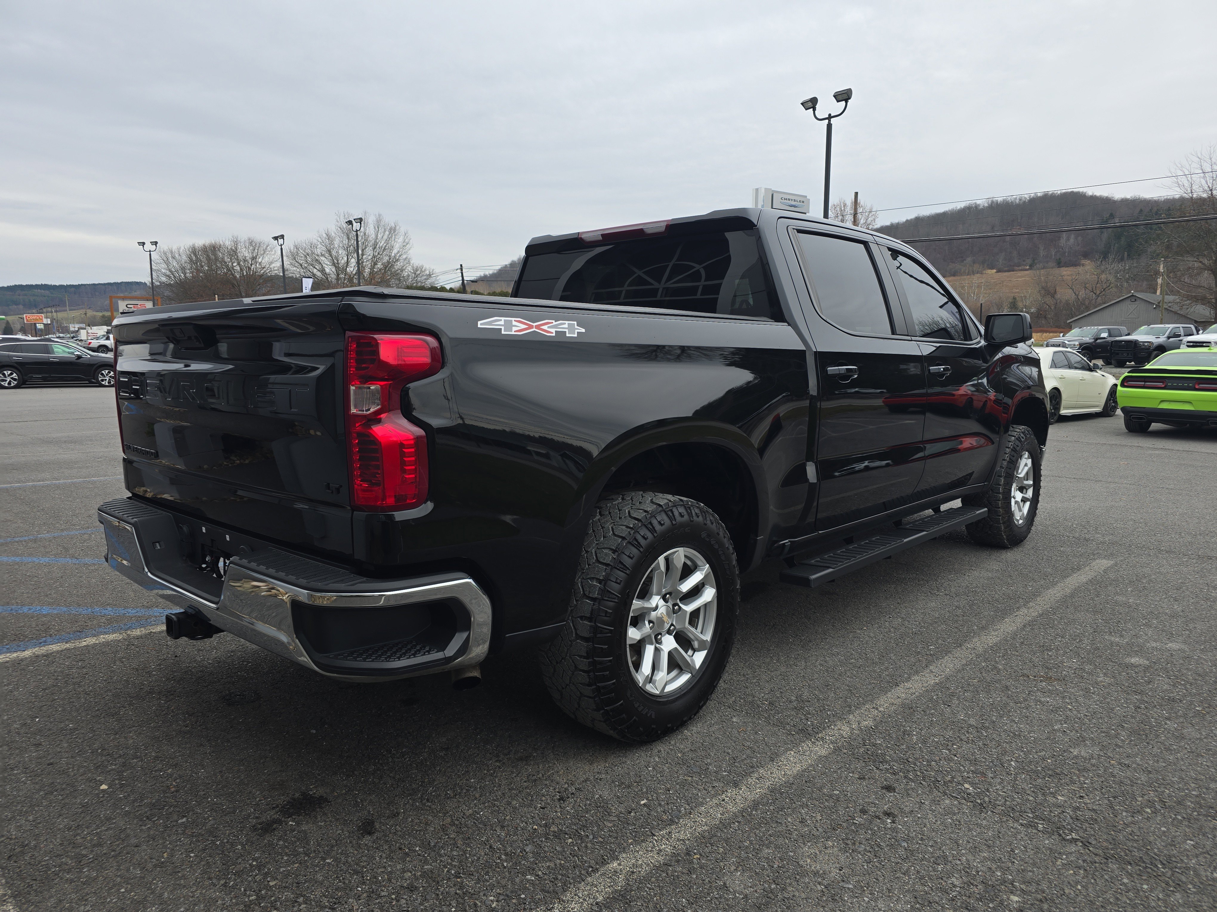 Used 2022 Chevrolet Silverado 1500 LT video 3