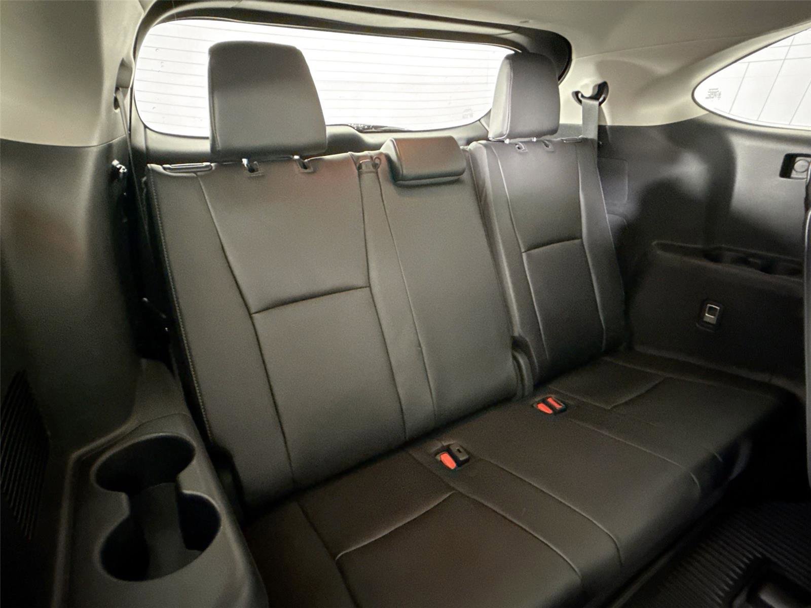 Certified 2025 Toyota Highlander Platinum image 43