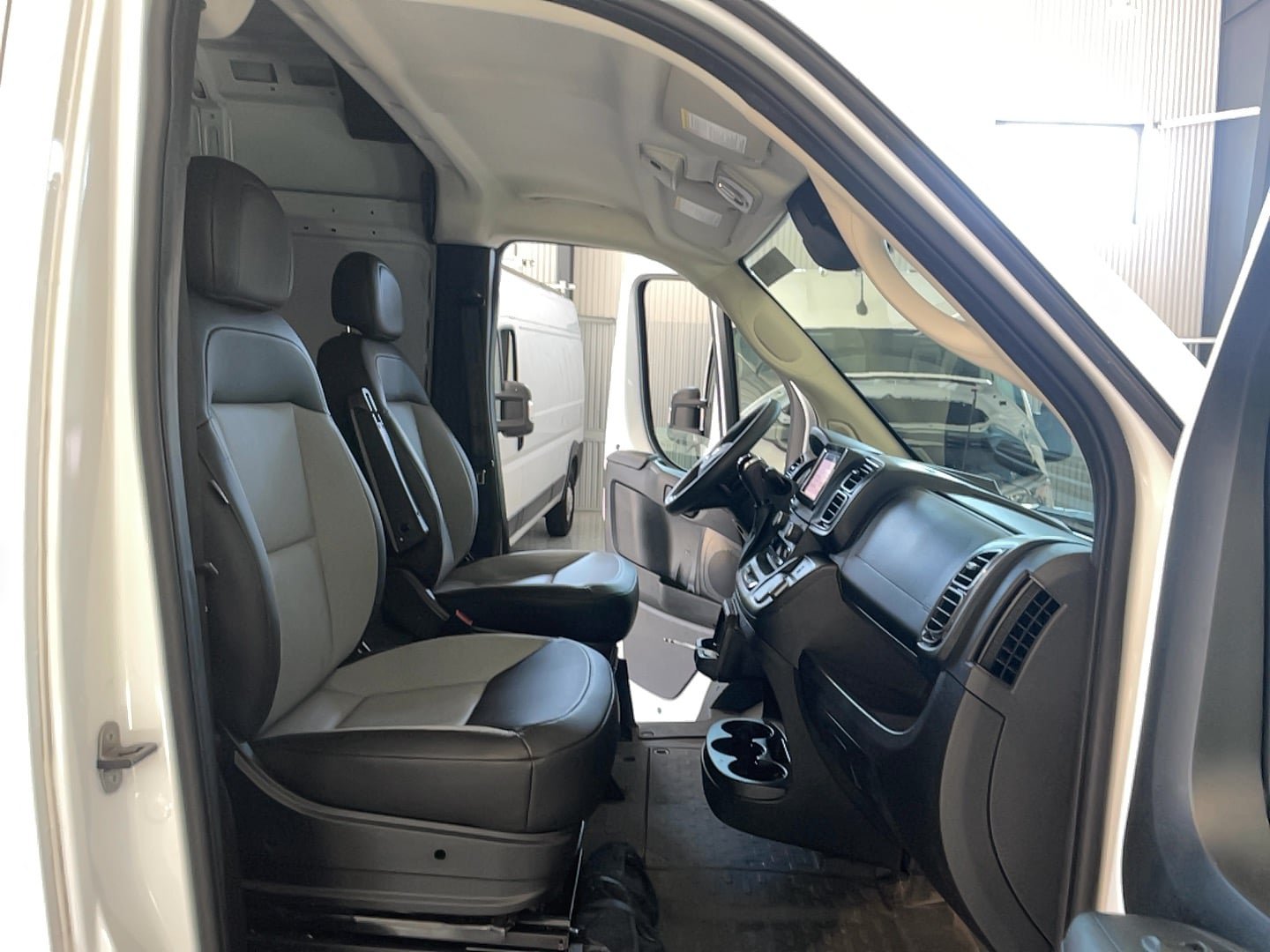 Used 2026 RAM ProMaster 2500 w/ Convenience Group FWD image 19