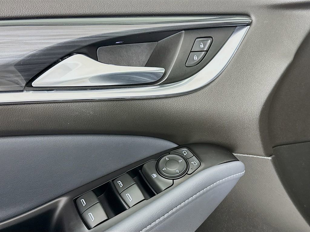 Used 2023 Buick Enclave Essence image 17