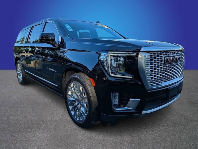Used 2023 GMC Yukon XL Denali w/ Advanced Technology Package AWD/4WD image 7