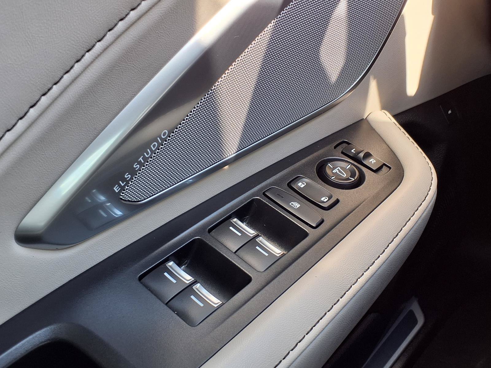 Used 2025 Acura RDX SH-AWD w/ Technology Package image 10
