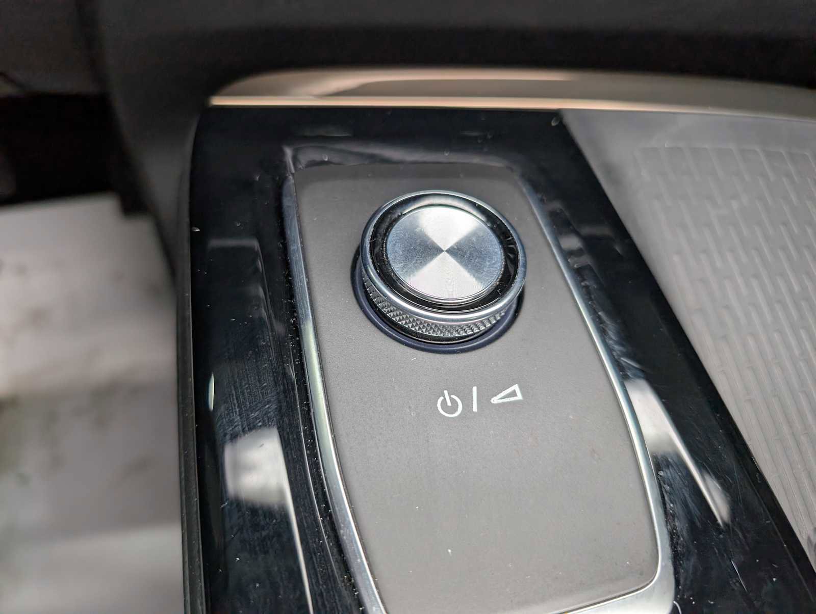 Certified 2025 Buick Enclave Avenir w/ Super Cruise Package image 33