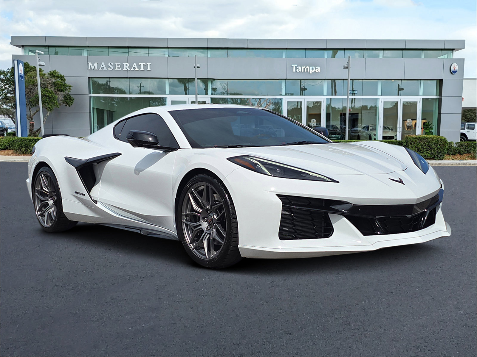 Used 2025 Chevrolet Corvette Z06 image 1