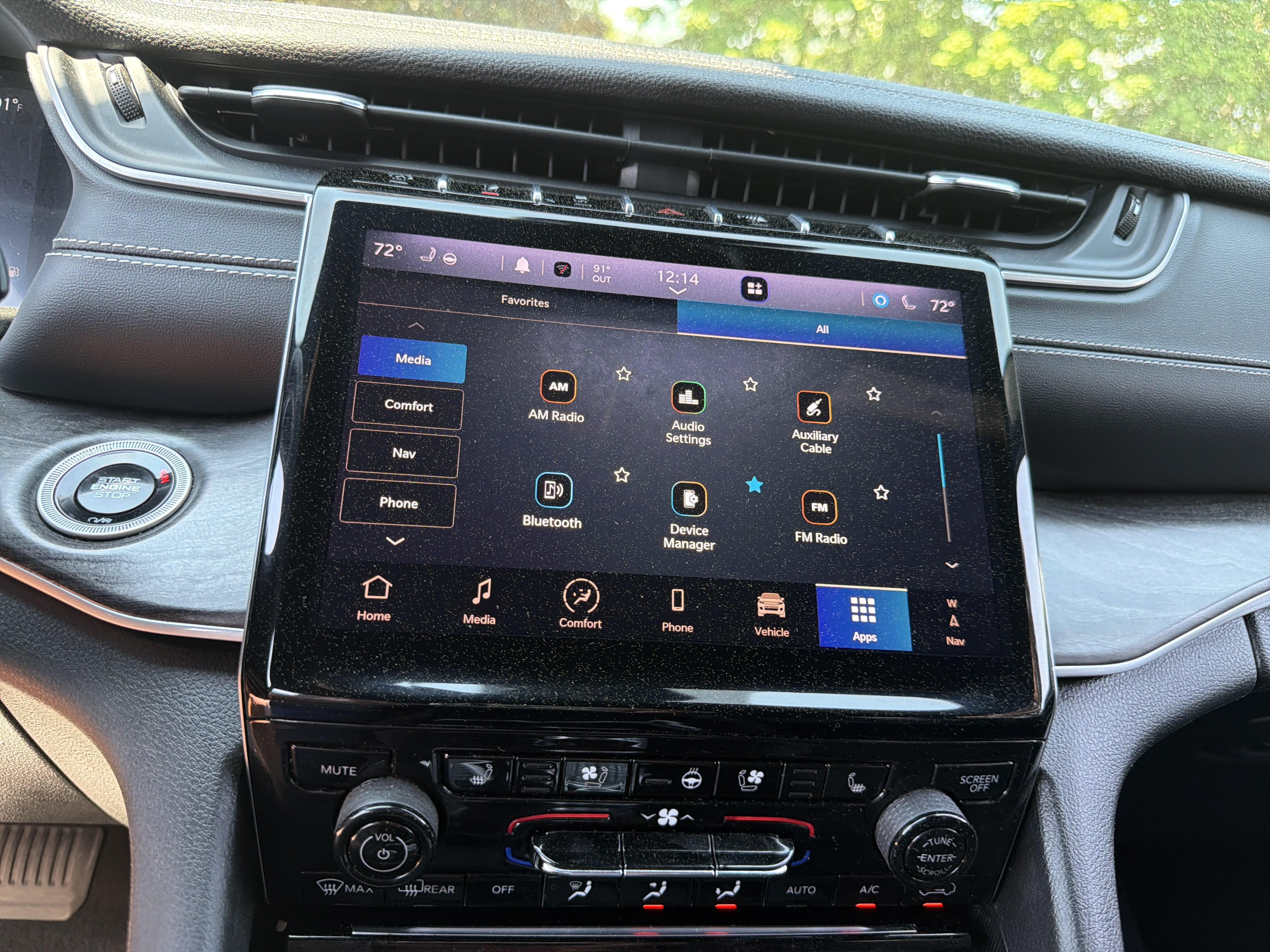 Certified 2024 Jeep Grand Cherokee Limited w/ Luxury Tech Group II AWD/4WD image 26