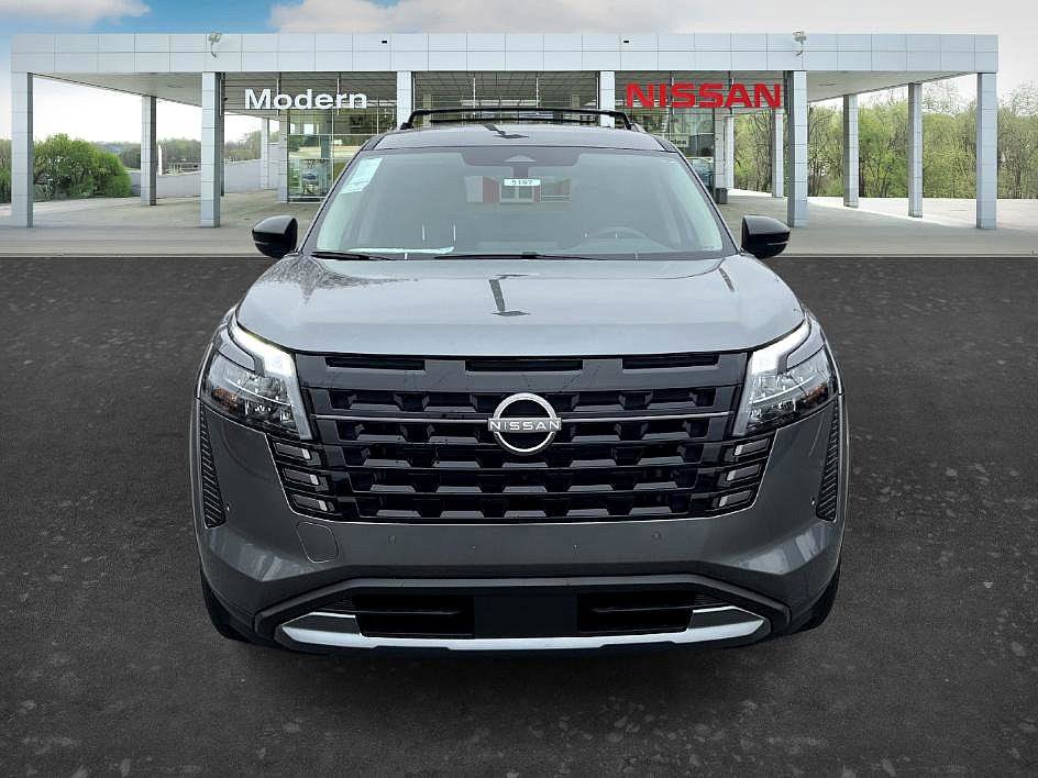 New 2026 Nissan Pathfinder SL image 2