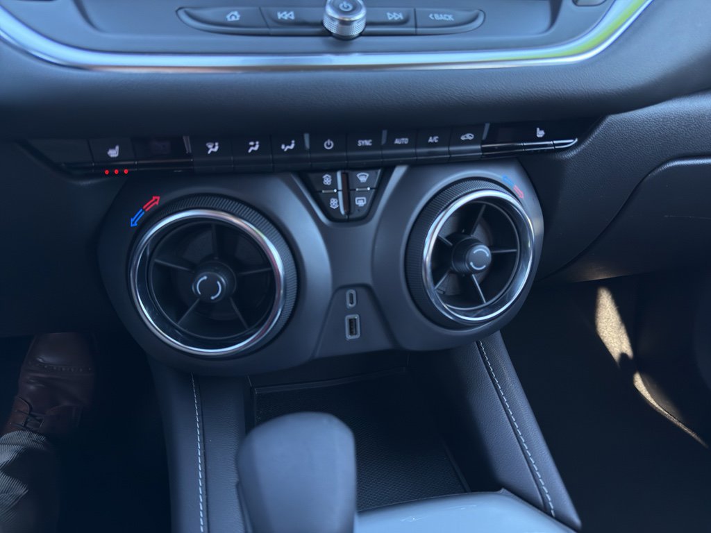 Used 2025 Chevrolet Blazer LT image 16