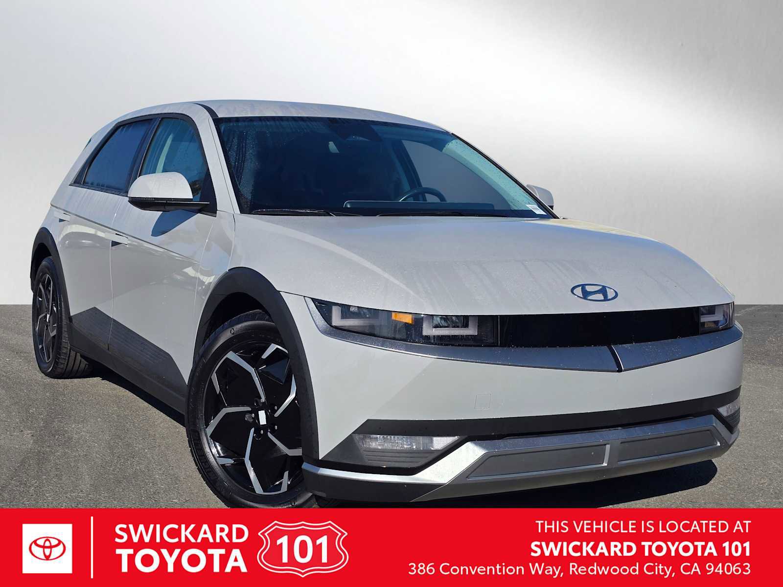 Used 2024 Hyundai Ioniq 5 SE image 1