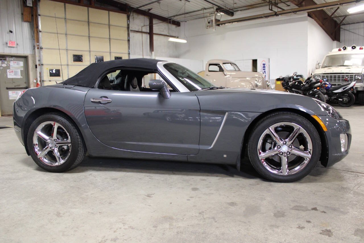Used 2009 Saturn Sky Red Line RWD image 7
