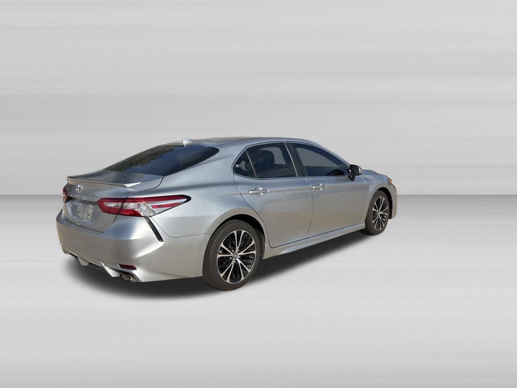 Used 2020 Toyota Camry SE FWD image 4