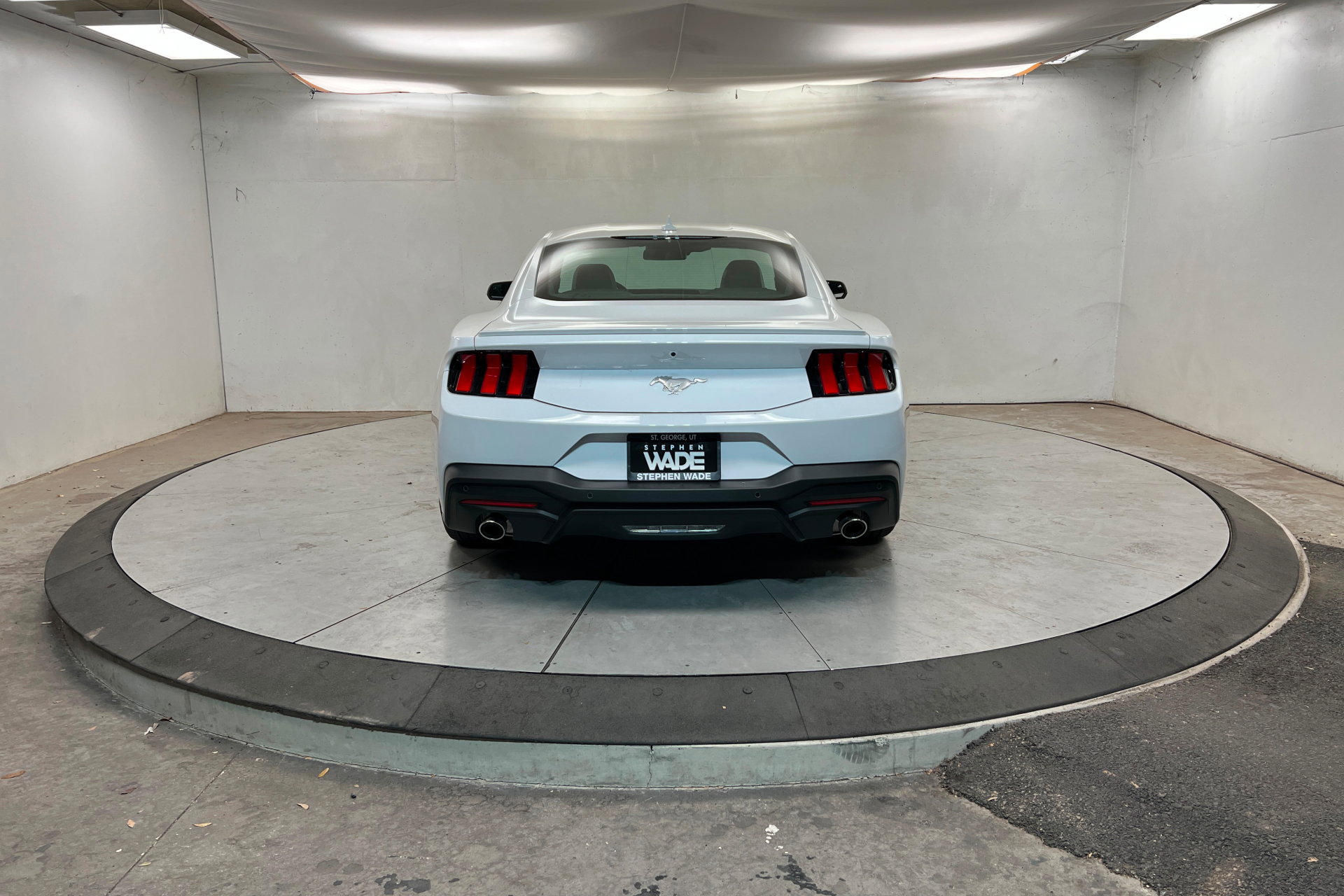 Used 2025 Ford Mustang Premium image 5